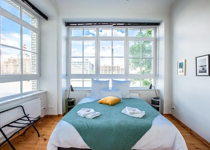 Family-Friendly Waterfront Loft, 3 Bedrooms, 130 M2
